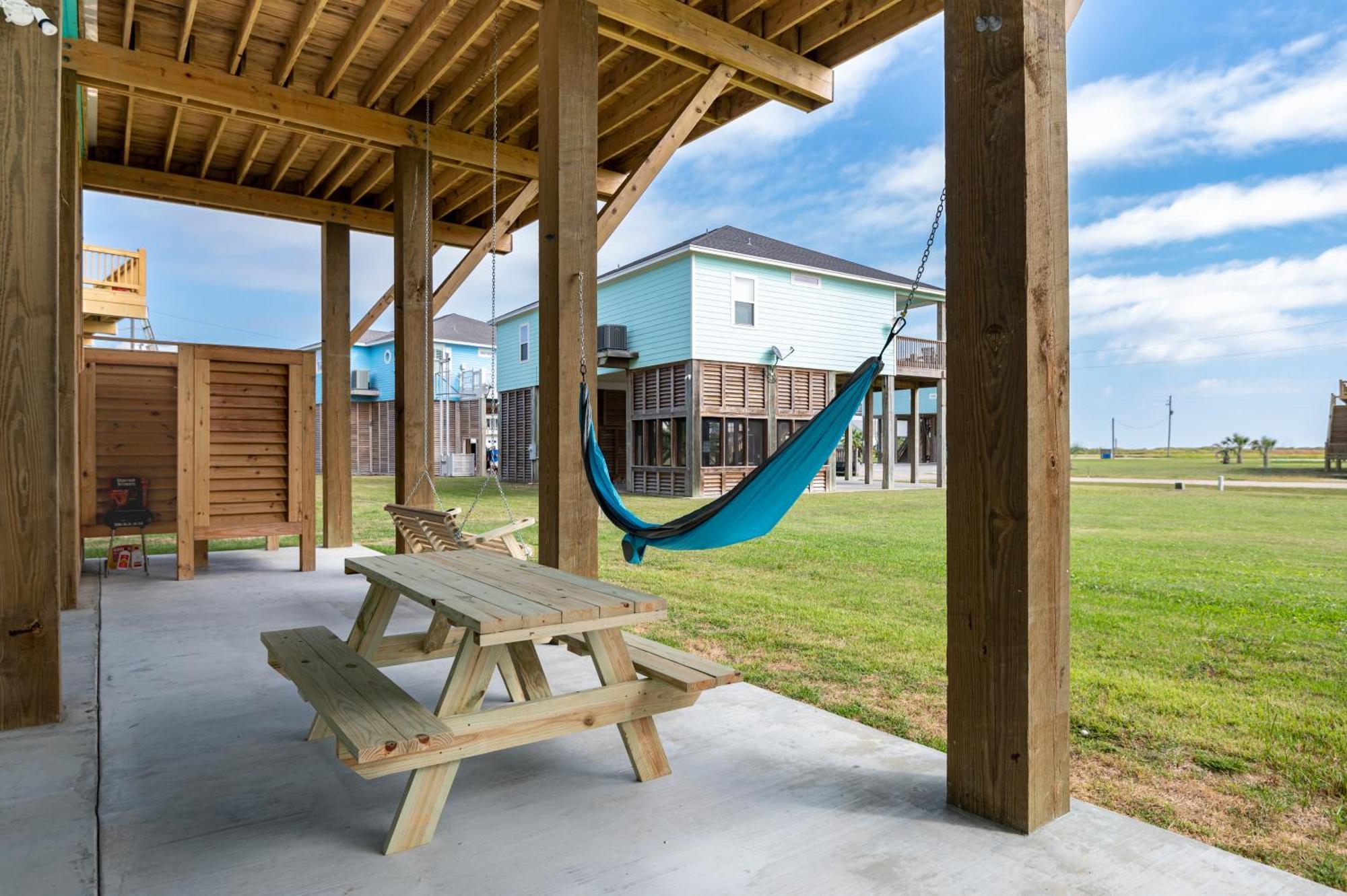 Stylish 4Br Crystal Beach Retreat Walk To Beach Bolivar Peninsula Екстериор снимка